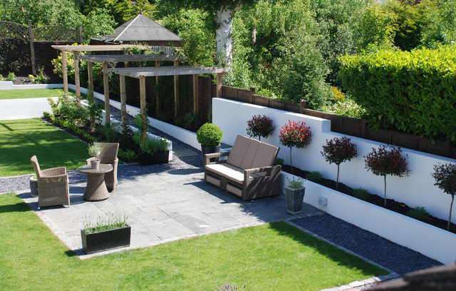 Large contemporary garden - Contemporary - Garden - Hertfordshire - by ...