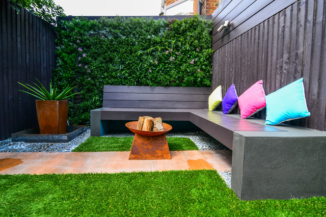 London small back garden installs - Contemporary - Garden - London - by Fake It Flowers Ltd | Houzz IE