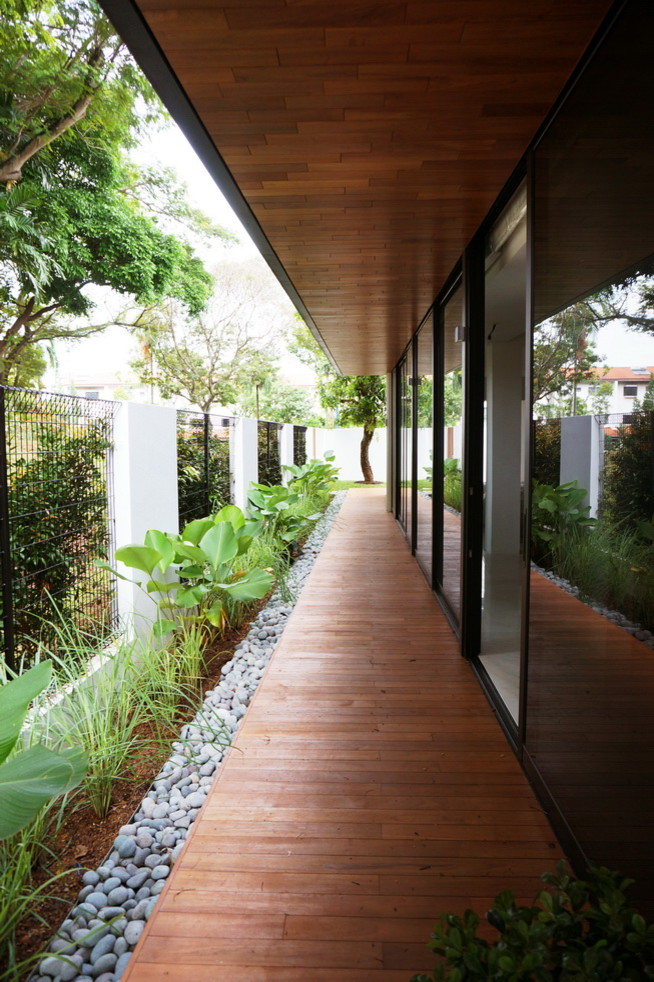 Contemporary garden in Singapore.