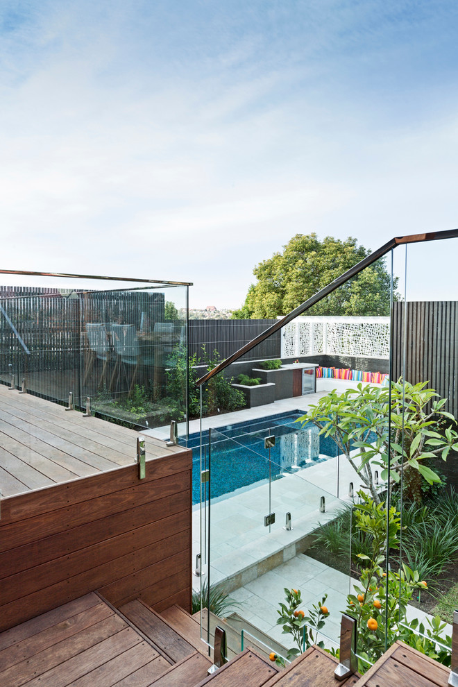 Idee per un giardino contemporaneo di medie dimensioni e dietro casa con pedane