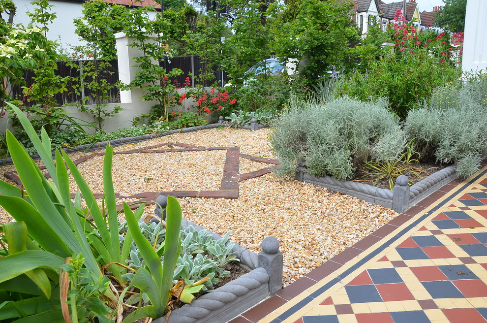 Idee per un giardino vittoriano di medie dimensioni e davanti casa