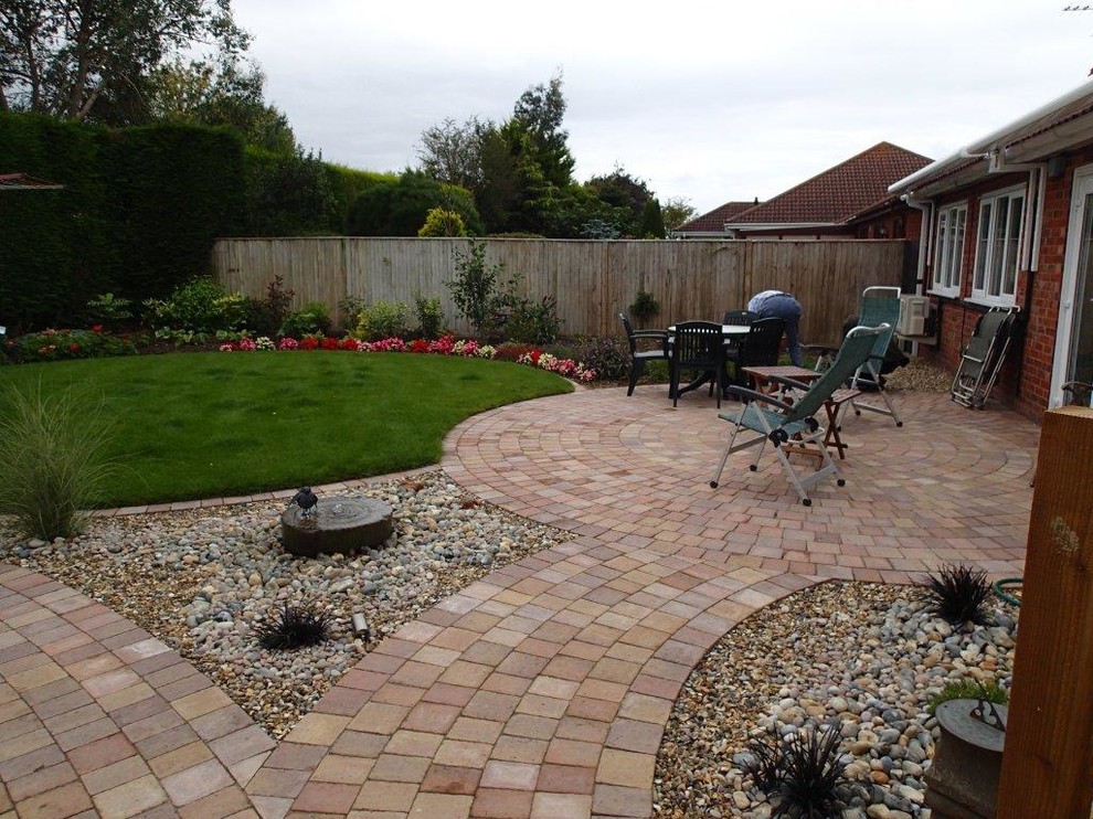 Paving & Terraces Milton Keynes - Traditional - Landscape ...