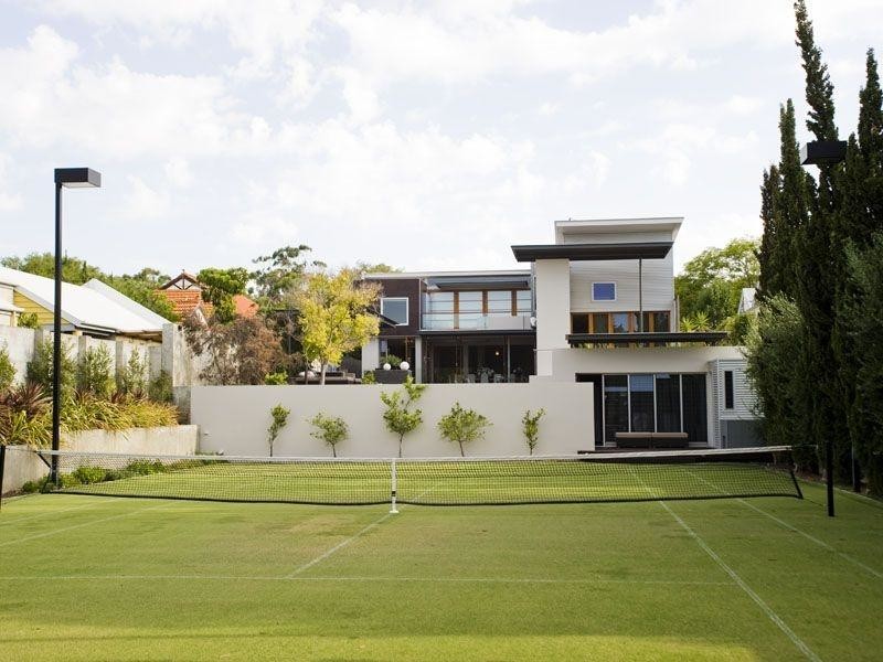 Photo of a contemporary garden in Perth with an outdoor sport court.