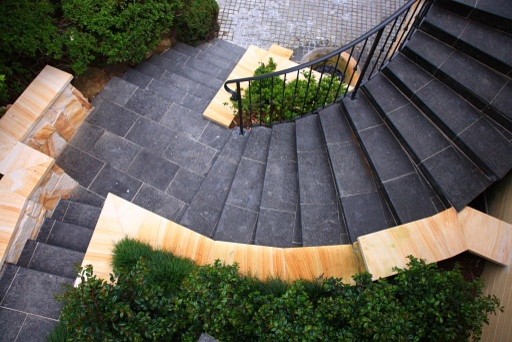 Design ideas for a traditional landscaping in Sydney.
