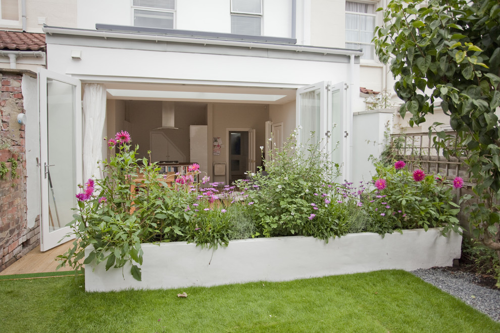 Ispirazione per un giardino minimal dietro casa