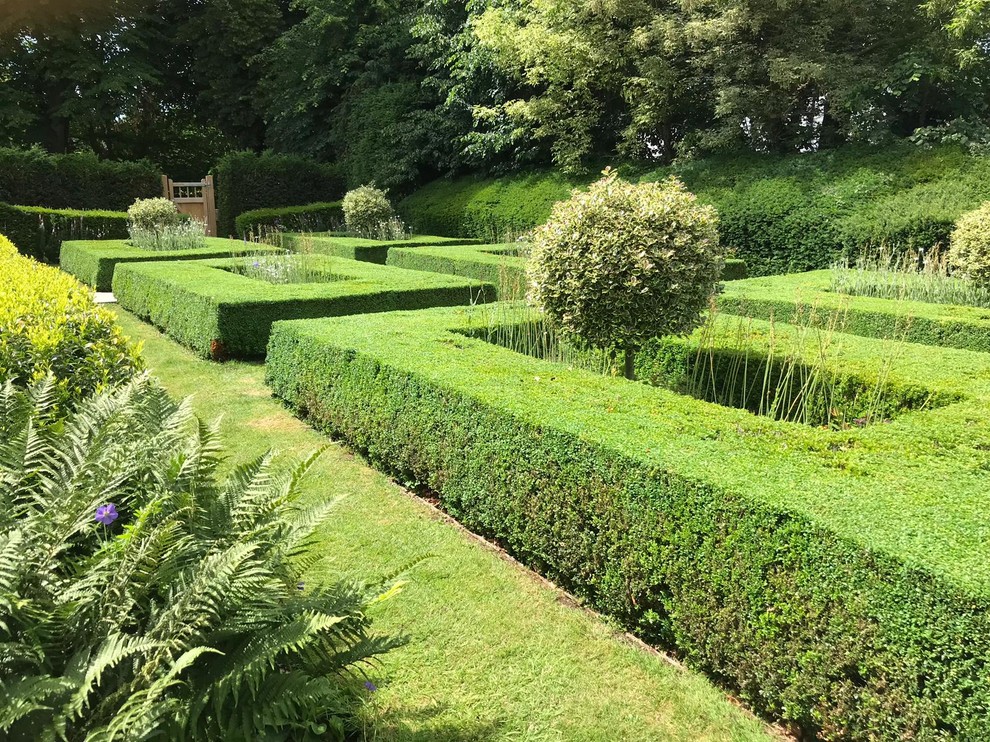 Klassischer Garten in Buckinghamshire