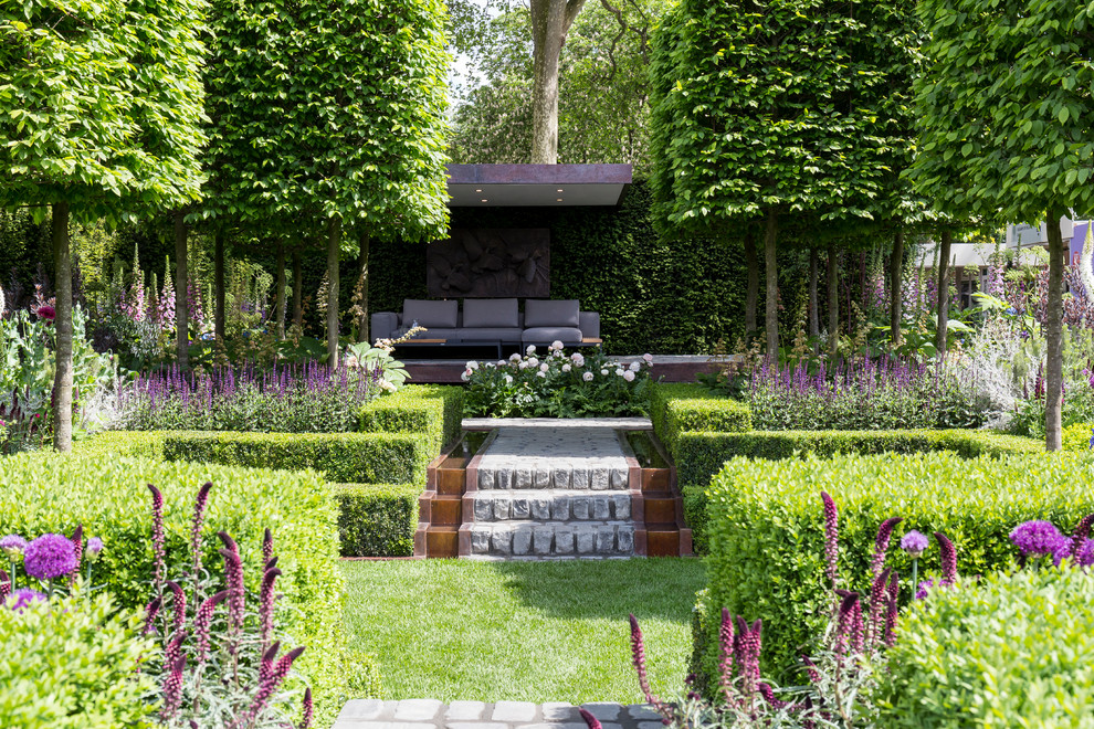 ロンドンにあるおしゃれな庭の写真