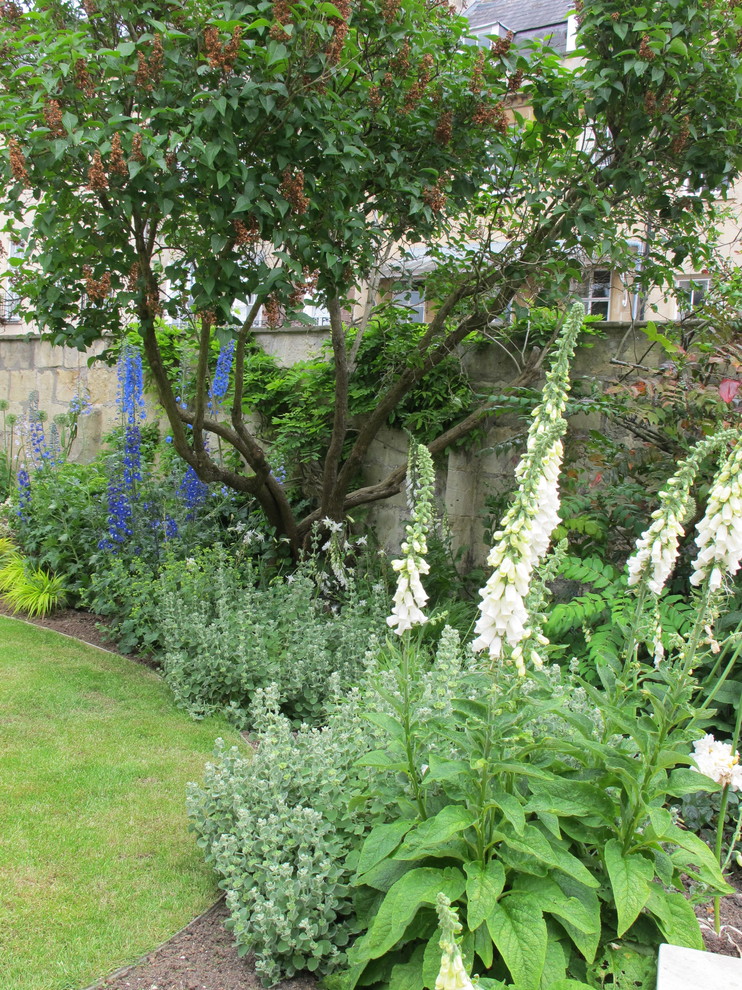 Photo of a traditional garden in Other.