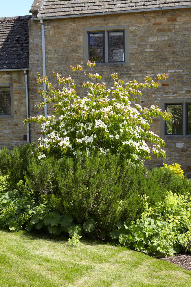 Taynton near Burford Farmhouse Landscape Oxfordshire by Oxford Garden Design Houzz