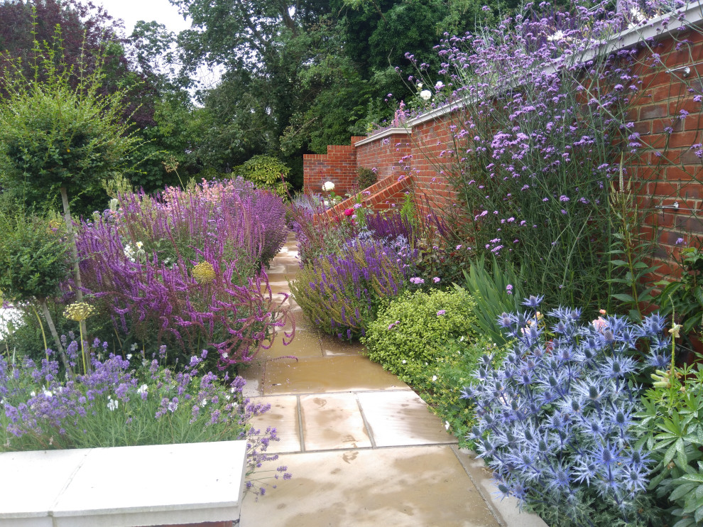 Klassischer Garten in Surrey