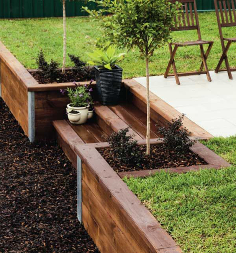 Timber retaining wall with steps Farmhouse Landscape Melbourne