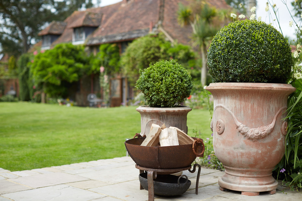 Inspiration for a classic garden in Sussex.