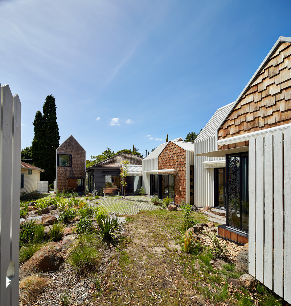 Mittelgroßer Moderner Garten hinter dem Haus mit direkter Sonneneinstrahlung in Melbourne