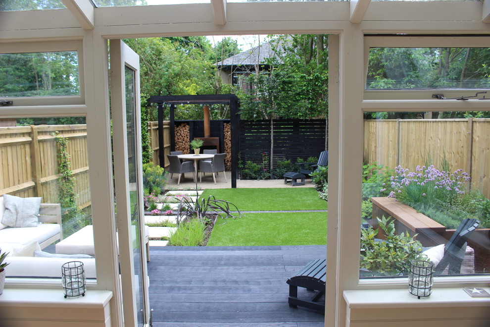 Townhouse garden - Contemporary - Landscape - Hampshire - by Neil Jones