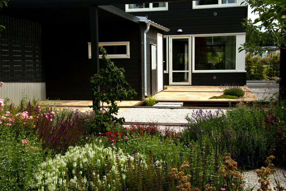 This is an example of a scandinavian garden in Stockholm.