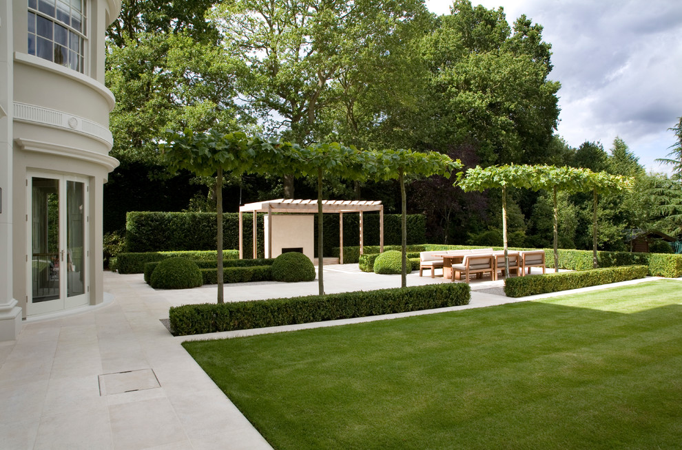 Moderner Garten in Surrey