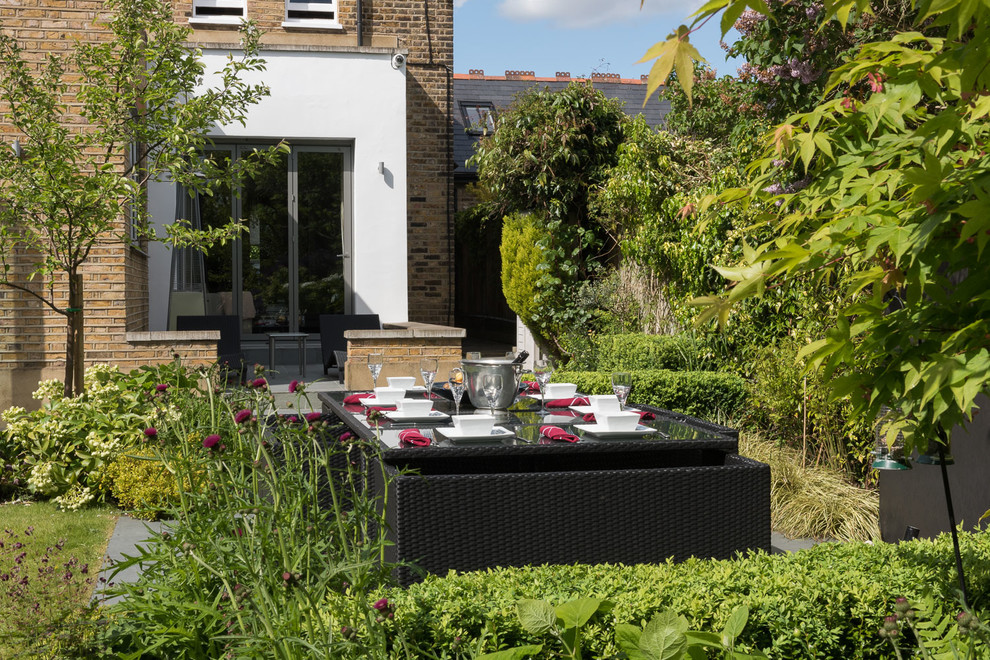 Design ideas for a large contemporary landscaping in London.