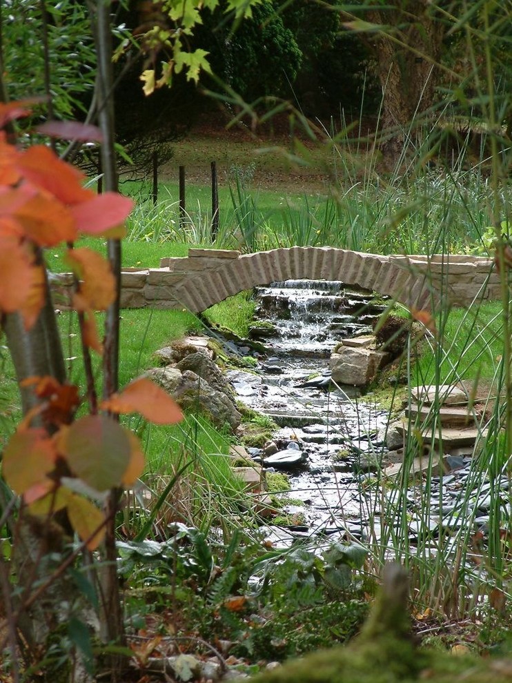 Photo of a traditional garden in Buckinghamshire.