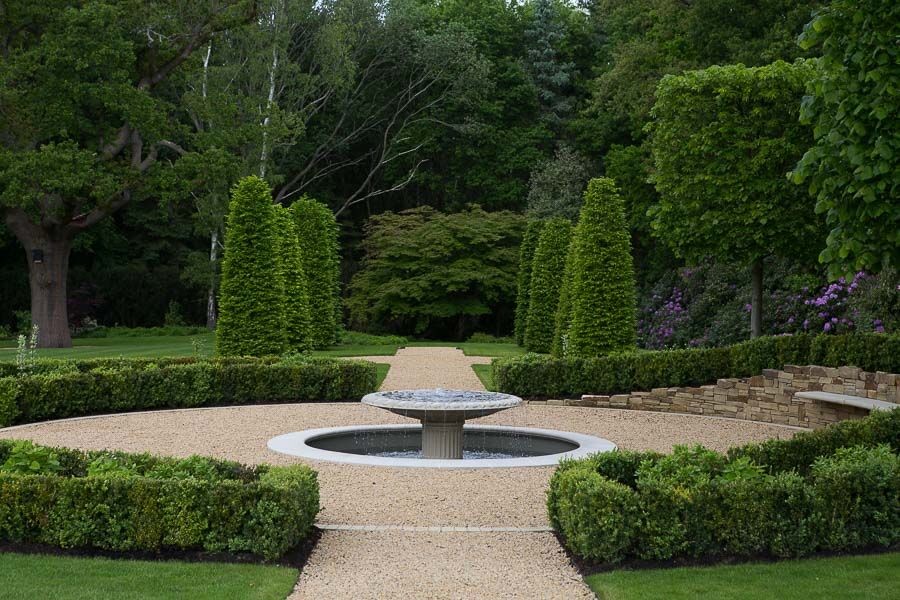 Photo of a traditional garden in Buckinghamshire.