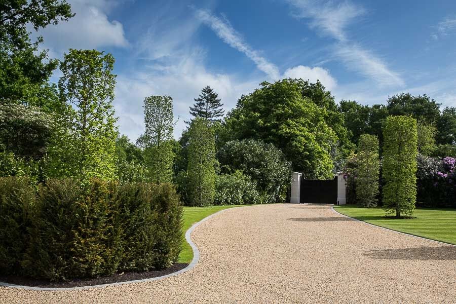This is an example of a classic garden in Buckinghamshire.