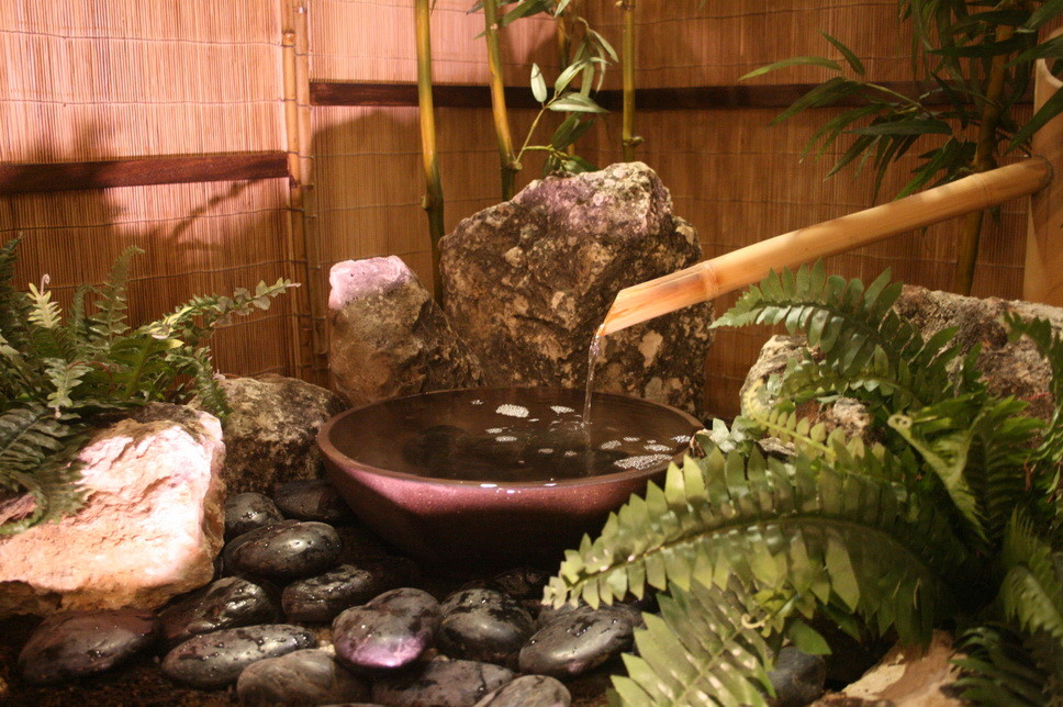 Diseño de jardín de estilo zen pequeño en azotea con exposición reducida al sol