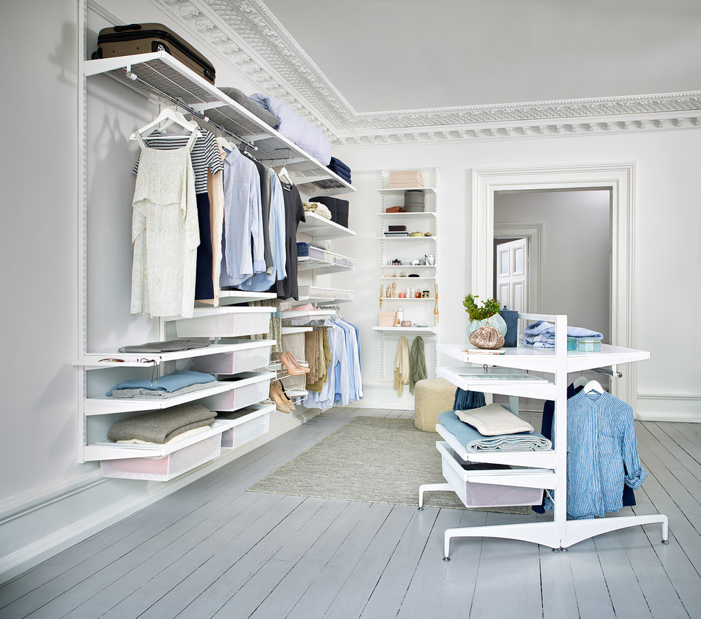 Inspiration for a scandinavian closet remodel in Malmo