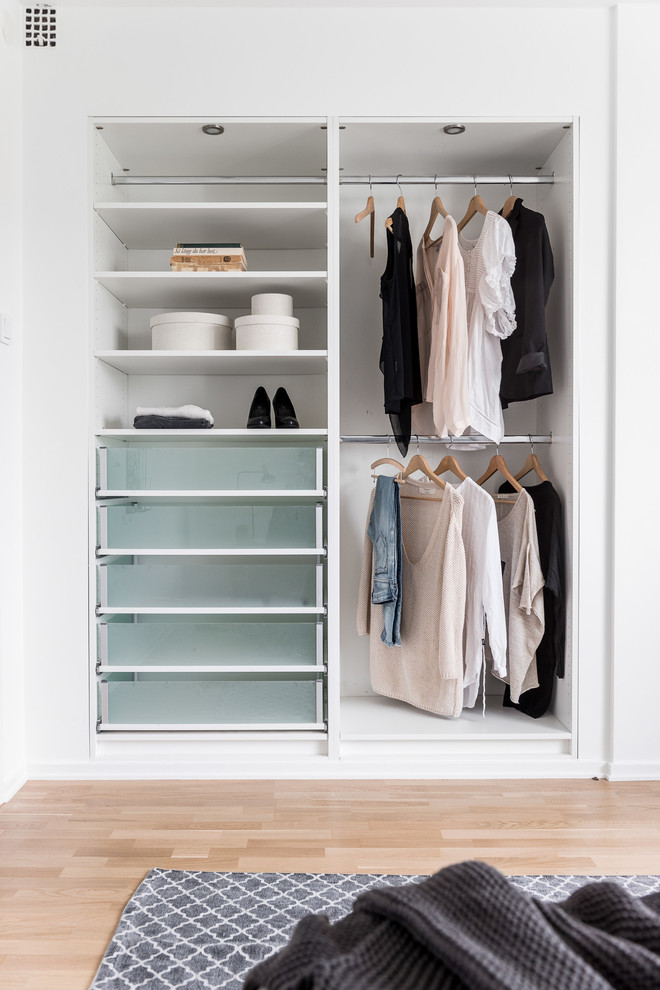 Idéer för att renovera en minimalistisk garderob