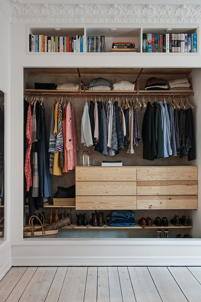Closet - contemporary closet idea in Gothenburg