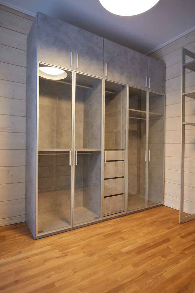 Example of a large danish closet design in Moscow