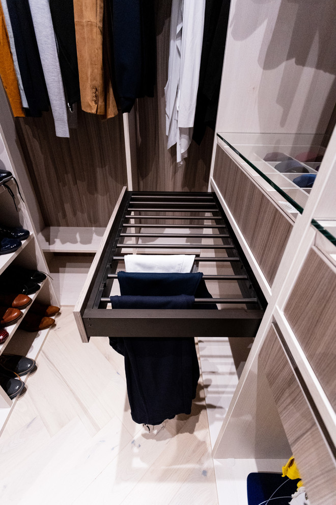 Closet - contemporary closet idea in Moscow