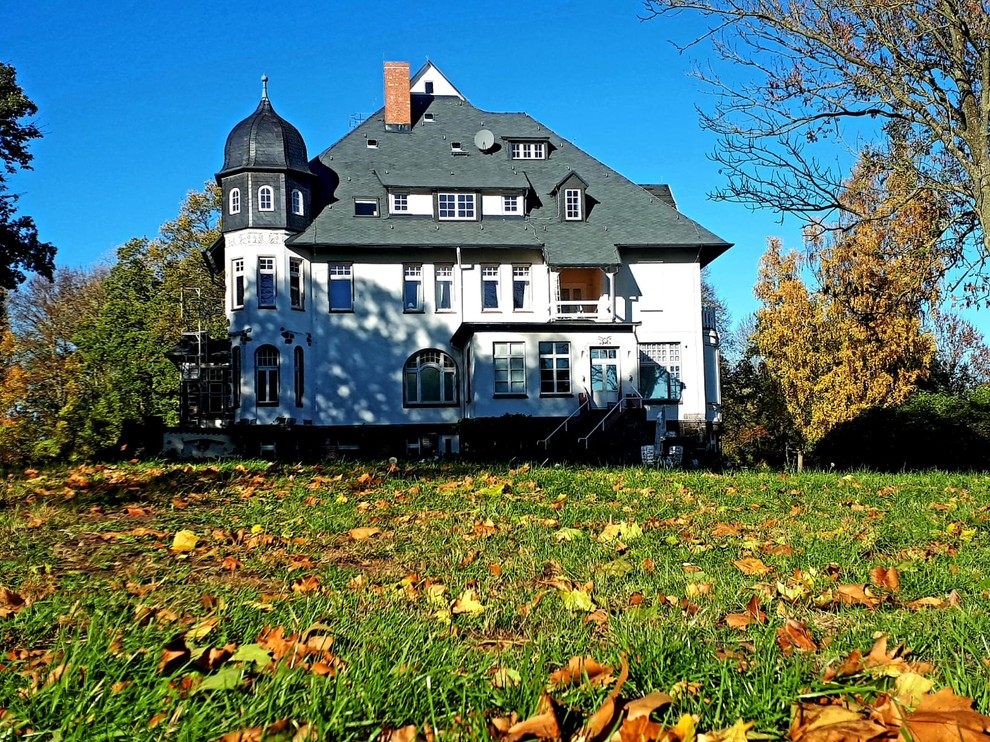 This is an example of a traditional garden shed and building in Berlin.