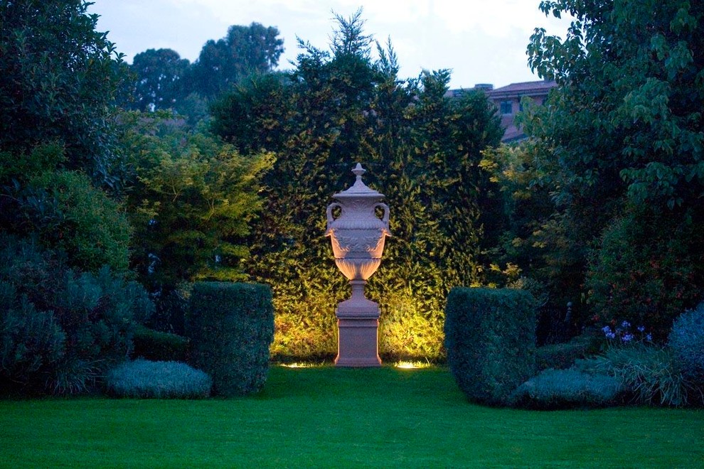 Photo of a classic garden in Rome.