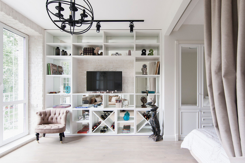 Свежая идея для дизайна: объединенная гостиная комната в стиле фьюжн - отличное фото интерьера
