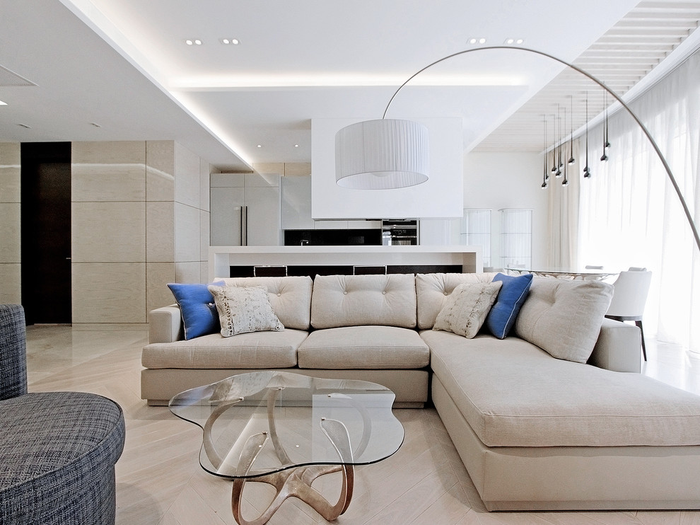 This is an example of a contemporary living room in Moscow.