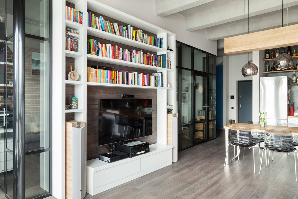 Свежая идея для дизайна: гостиная комната в современном стиле с отдельно стоящим телевизором - отличное фото интерьера