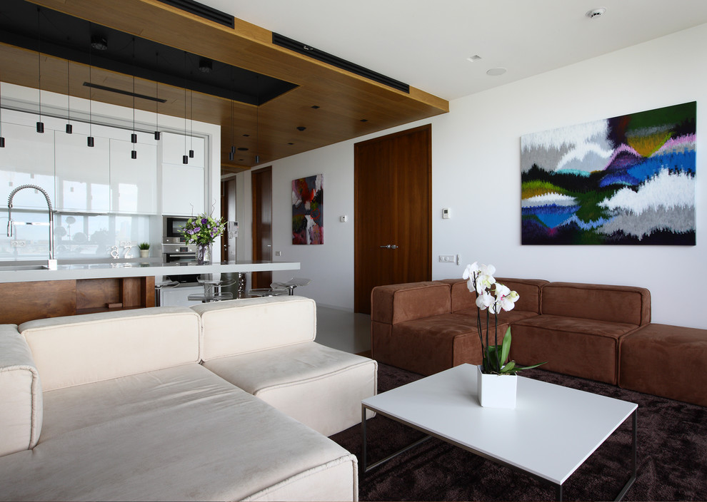 Стильный дизайн: объединенная гостиная комната среднего размера в современном стиле - последний тренд