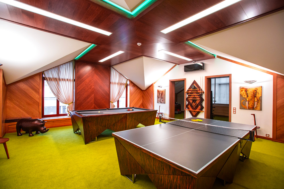 Inspiration for a contemporary games room in Moscow with white walls, carpet and green floors.