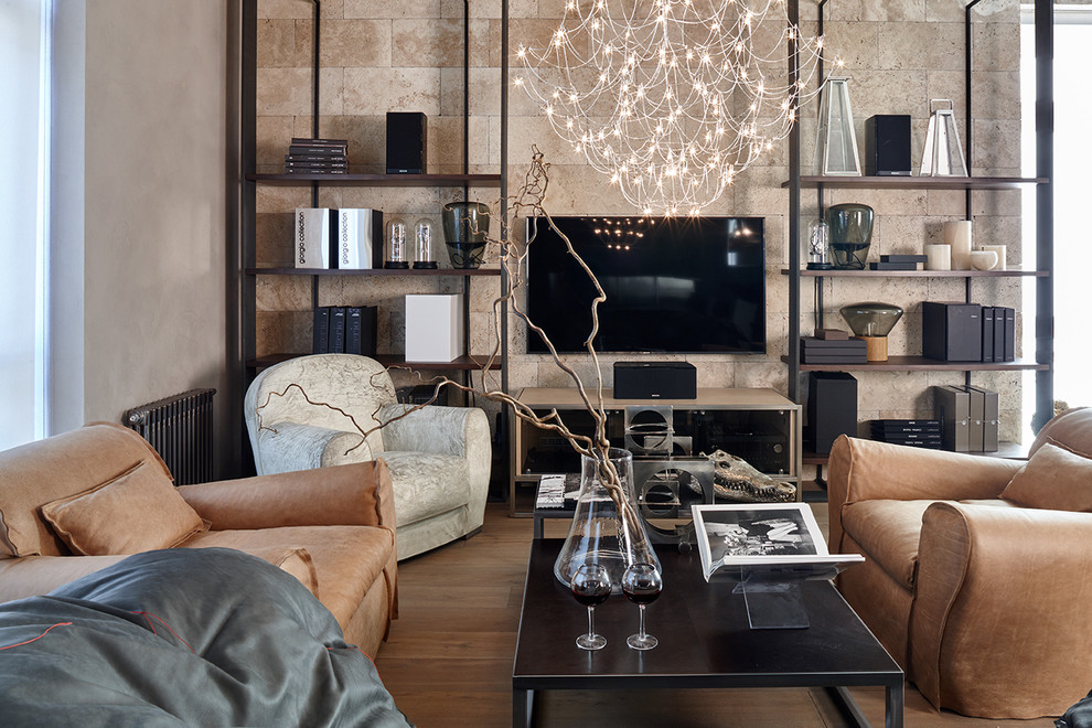 Стильный дизайн: открытая гостиная комната среднего размера в современном стиле с серыми стенами, двусторонним камином, фасадом камина из дерева, бежевым полом, светлым паркетным полом и телевизором на стене - последний тренд
