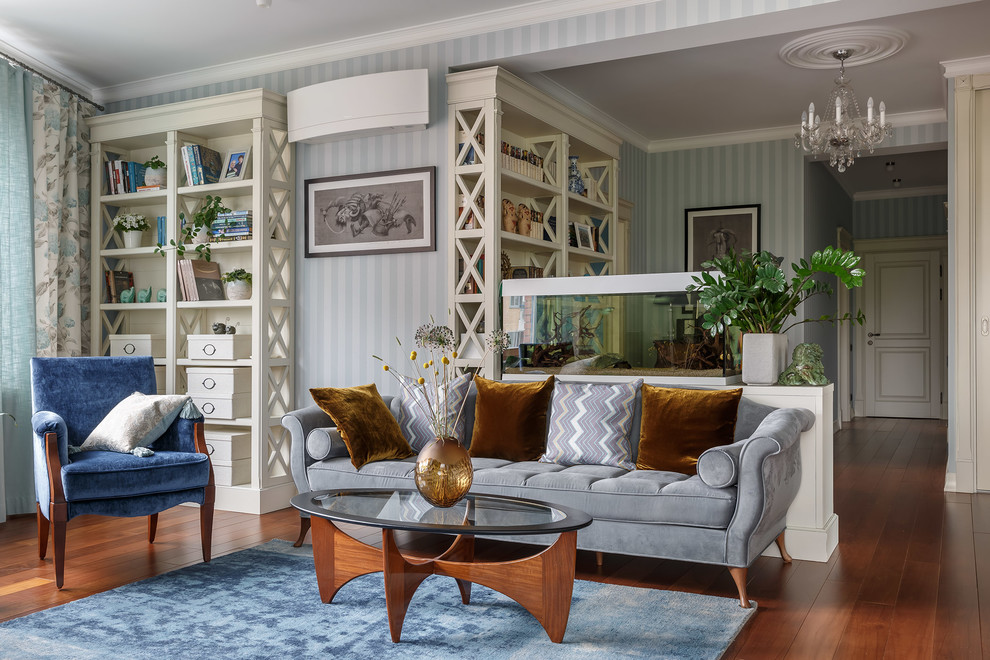 Стильный дизайн: парадная, открытая гостиная комната в стиле неоклассика (современная классика) с серыми стенами, паркетным полом среднего тона и коричневым полом - последний тренд