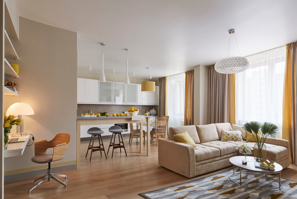 Свежая идея для дизайна: парадная, открытая, объединенная гостиная комната в современном стиле с бежевыми стенами и светлым паркетным полом - отличное фото интерьера