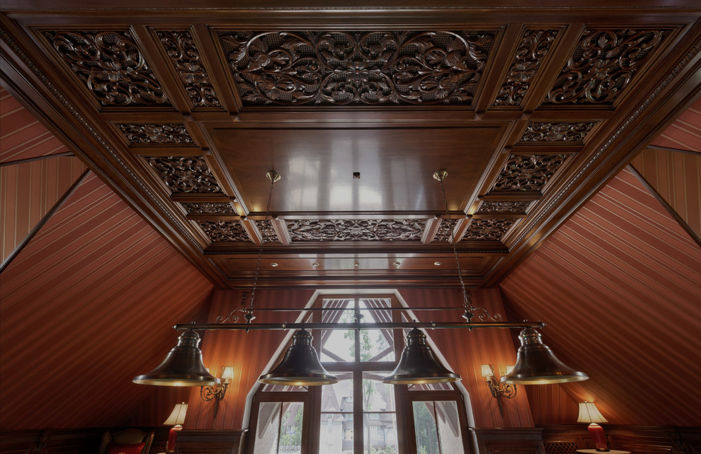 Свежая идея для дизайна: гостиная комната в классическом стиле с коричневыми стенами, стандартным камином, фасадом камина из дерева и разноцветным полом - отличное фото интерьера