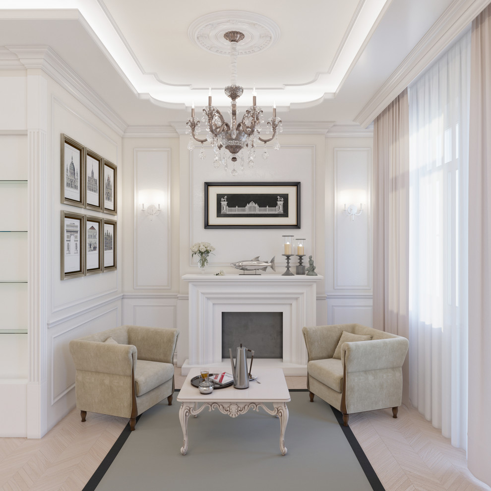 Mittelgroßes Klassisches Wohnzimmer mit beiger Wandfarbe, braunem Holzboden, Kamin, Kaminumrandung aus Stein, TV-Wand und gelbem Boden in Sonstige