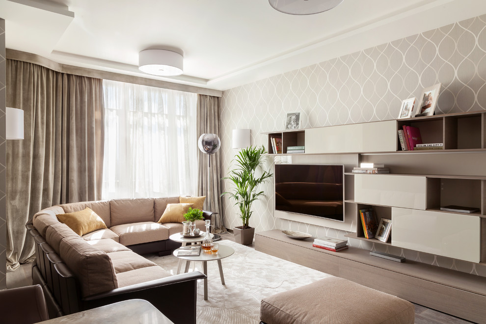 Idee per un soggiorno contemporaneo aperto con sala formale, pareti beige, moquette e TV a parete