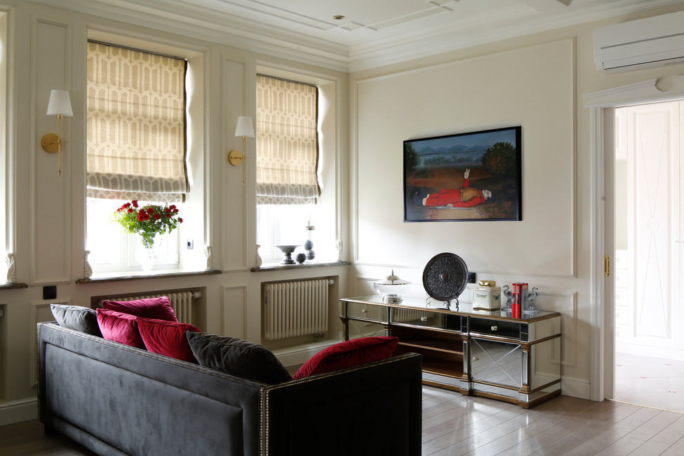Стильный дизайн: парадная гостиная комната в классическом стиле с бежевыми стенами и серым полом без телевизора - последний тренд