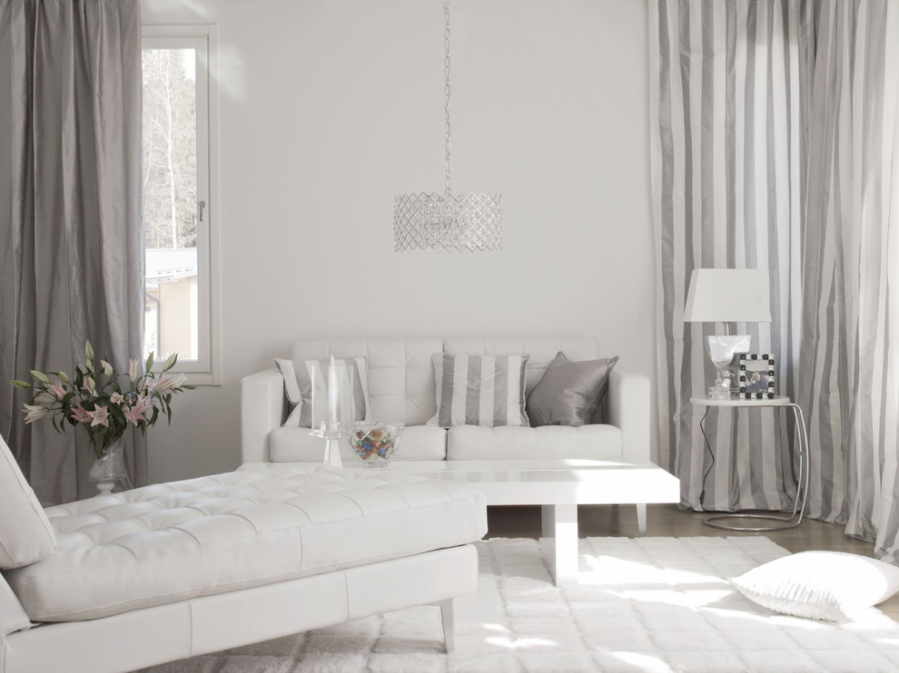 Свежая идея для дизайна: гостиная комната среднего размера в современном стиле с серыми стенами и ковровым покрытием без камина, телевизора - отличное фото интерьера