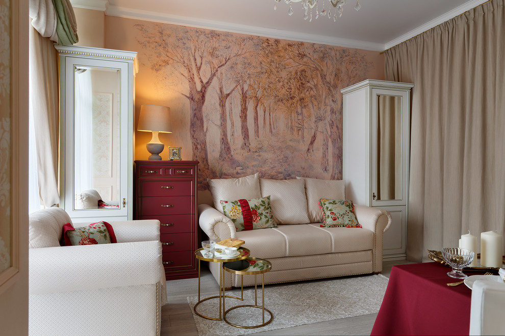 Свежая идея для дизайна: гостиная комната среднего размера в классическом стиле с светлым паркетным полом без камина - отличное фото интерьера