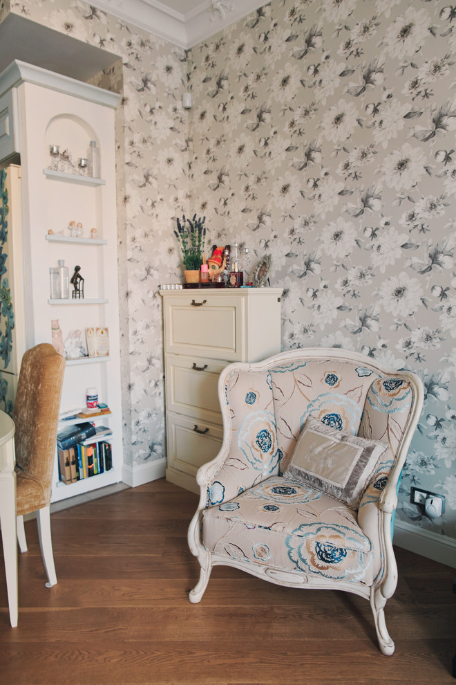 Свежая идея для дизайна: гостиная комната в стиле шебби-шик - отличное фото интерьера