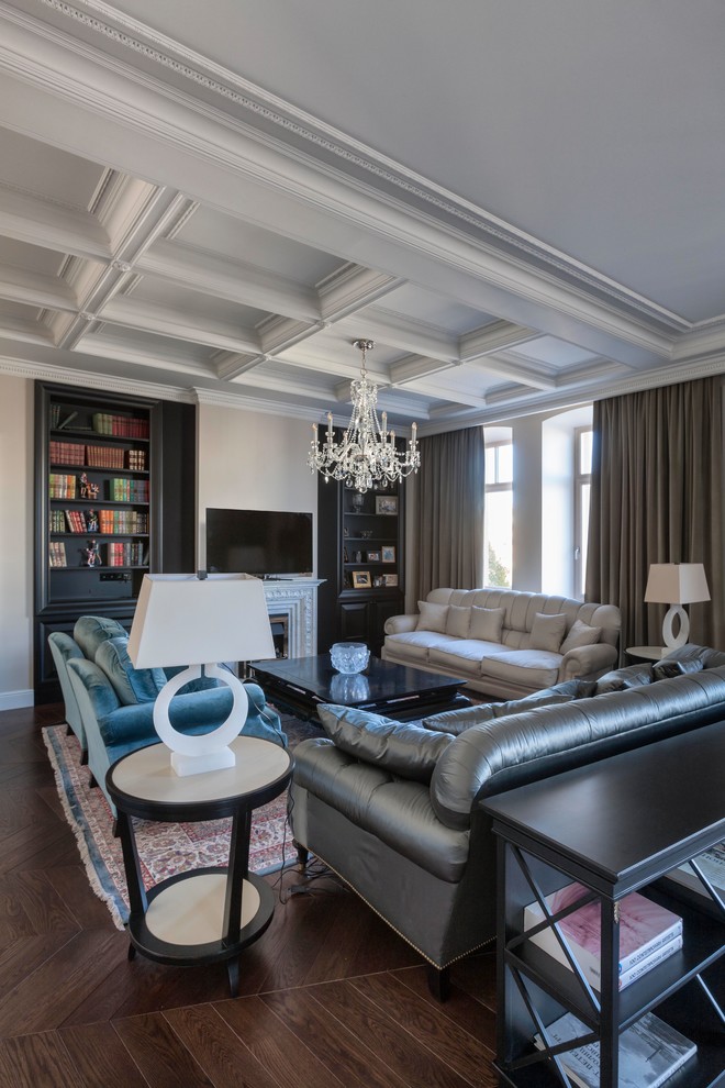 Foto di un soggiorno tradizionale con sala formale, pareti bianche, parquet scuro, TV autoportante e pavimento marrone