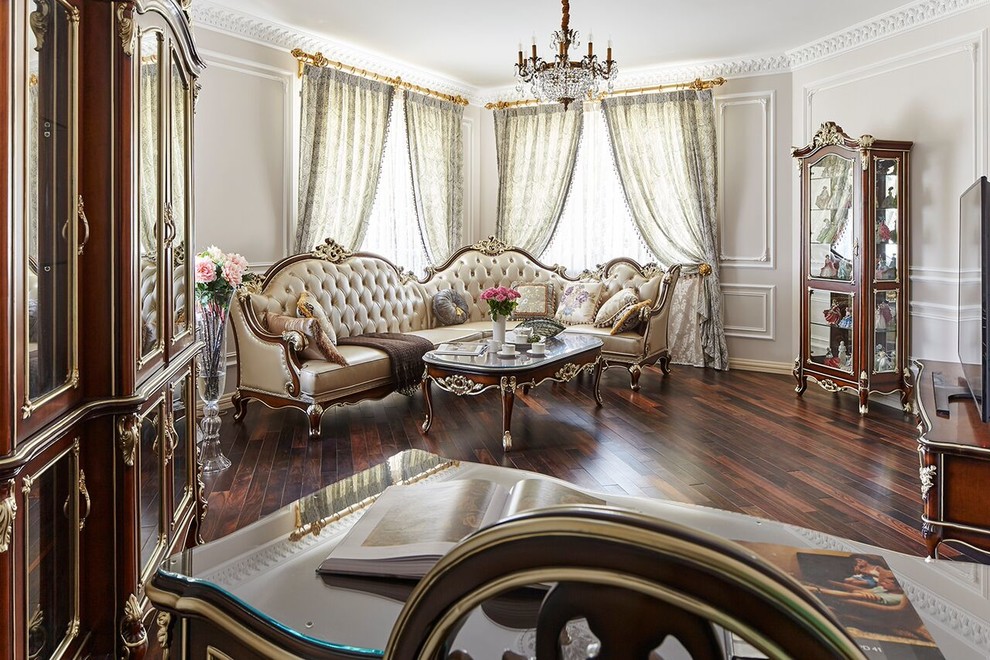 This is an example of a victorian living room in Moscow.