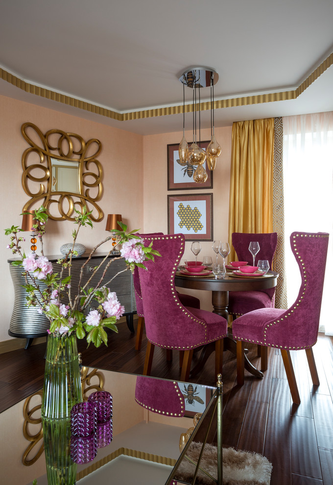 Design ideas for a bohemian dining room in Moscow.